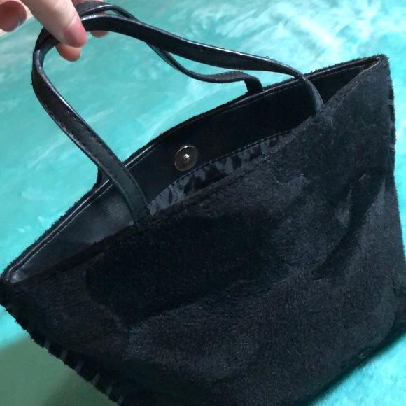 RARE VINTAGE FAUX LEATHER AND FUR BAG - Picture 2 of 8